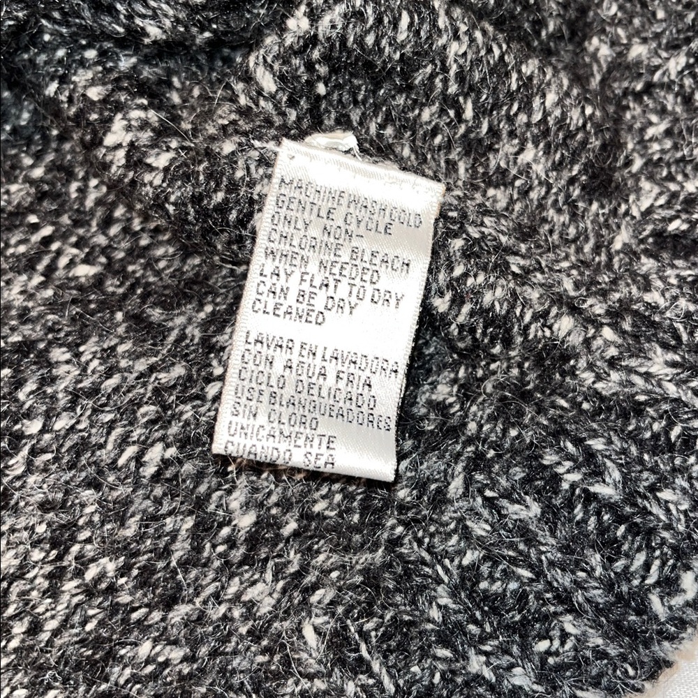 Evan Picone Gray Knit Sweater - Picture 6 of 6